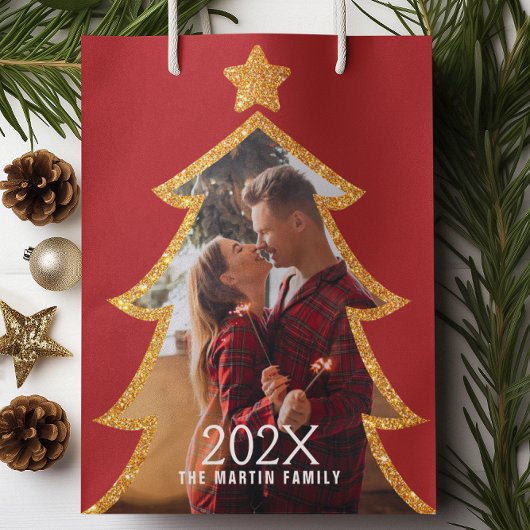 Rode glanzende kerstboom gepersonaliseerde foto medium cadeauzakje