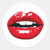 Rode glanzende lippen op wit ronde sticker (Voorkant)