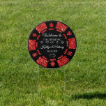 Rode Glitter Poker Chip Casino Bruiloft Welkom Tuinbord<br><div class="desc">Viel in stijl met dit trendy poker chip bruiloft welkomstbord. Het ontwerp is gemakkelijk te personaliseren met uw speciale gebeurtenisformulering en uw gasten zullen enthousiast zijn wanneer zij dit fantastische douanesignaal zien.</div>