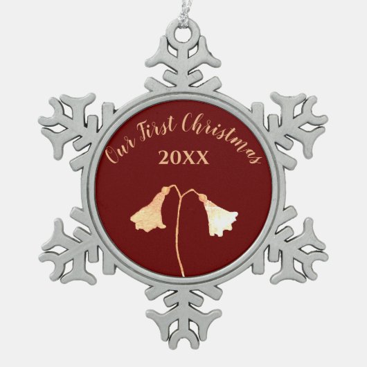 Rode Gouden Bloem Paar's Eerste Kerstmis Tin Sneeuwvlok Ornament (Voorkant)