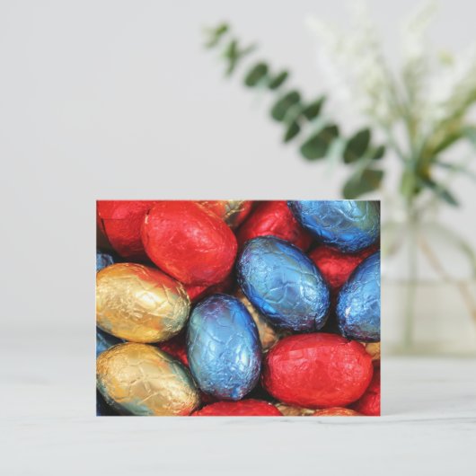 Rode, gouden en blauwe Belgische chocolade paaseie Feestdagenkaart (Staand voorkant)
