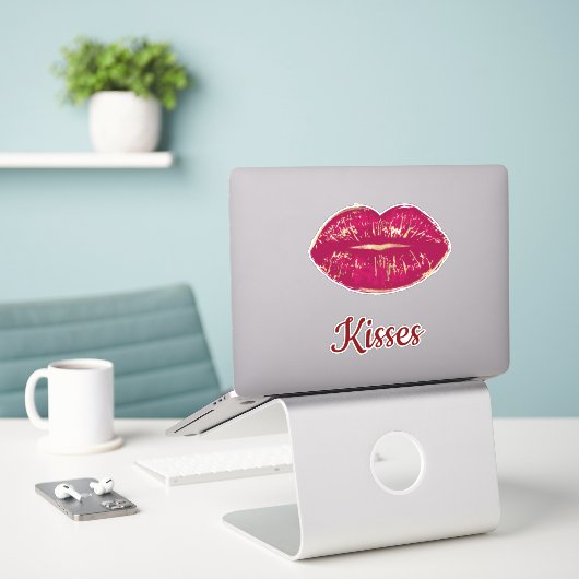 Rode gouden lippen flirterige kus sticker (Laptop op bureau)