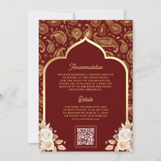 Rode Gouden Paisley Bloemen QR Code Indische Bruil Kaart (Achterkant)
