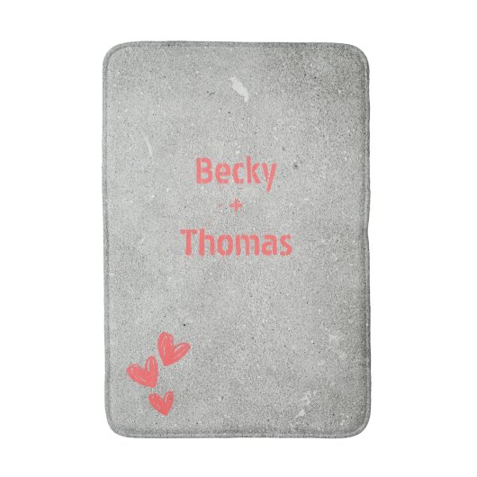 Rode graffiti naam op grijs beton, uw badmat (Voorkant Verticaal)