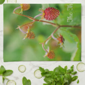 Rode groeiende bosaardbeien met groene naam theedoek (Gevouwen)