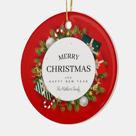 Rode groene kerstcadeaus keramisch ornament (Links)