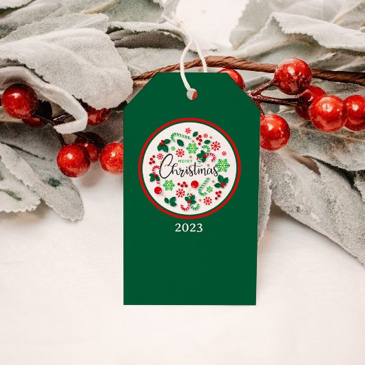 Rode groene kerstkrans cadeaulabel