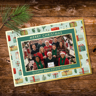 Rode groene whimische cadeaus vrolijk kerstfeest f folie feestdagenkaart