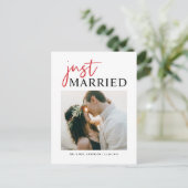 Rode handgeschreven Typografie gewoon gehuwde foto Aankondigingskaart (Staand voorkant)