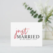 Rode handgeschreven Typografie Modern net getrouwd Aankondigingskaart (Staand voorkant)