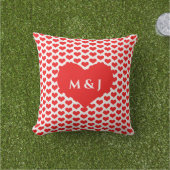Rode Hart Patronen Valentijn Monogrammen Wit Buitenkussen (Gras)