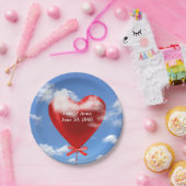 Rode hartballon in wolken ter nagedachtenis papieren bordje (Feest)