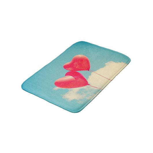 Rode hartballon tegen troebel hemd badmat (Gekanteld)