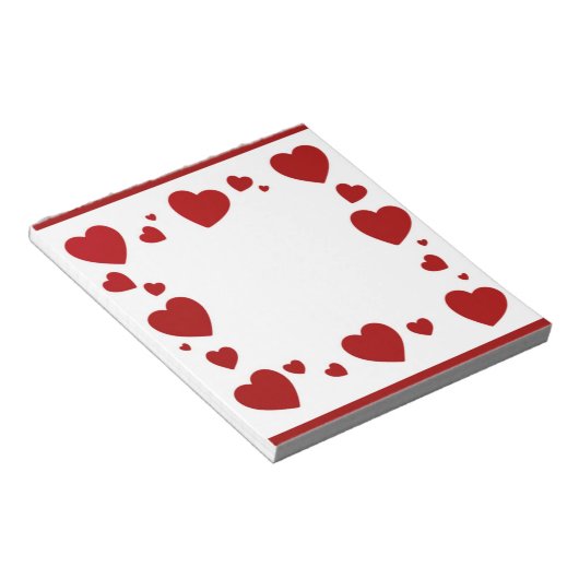 Rode harten houden van groot notitieblok (Schuin)