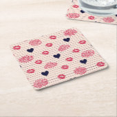Rode harten, lippen, madeliefjes patroon. kartonnen onderzetters (Schuin)