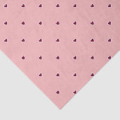 Rode harten op roze tissuepapier (Detail)