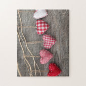 Rode harten op Wooden Table Legpuzzel (Verticaal)
