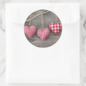 Rode harten op Wooden Table Ronde Sticker (Tas)