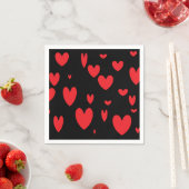 Rode harten op zwart servet (Insitu)