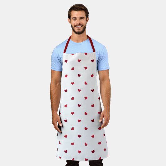 Rode harten schort (Gedragen)