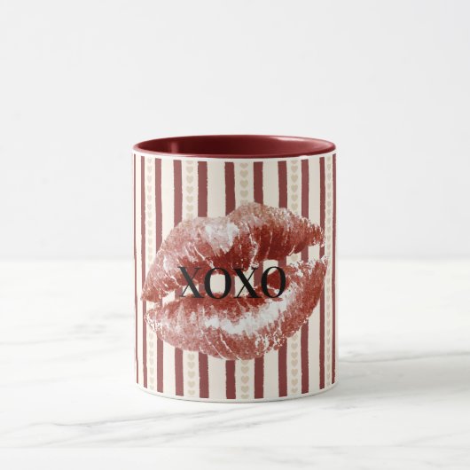 Rode Harten Strepen XOXO Kus Lippen Mok (Midden)