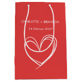 Rode hartvorm Pas de naam en datum van het paar aa Medium Cadeauzakje (Voorkant)