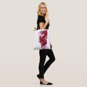 Rode hemel in de ochtend tote bag (Op model)