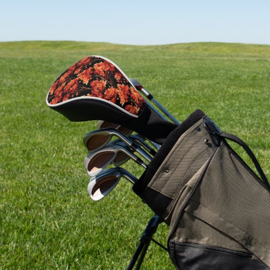 Rode herfst esdoorn naadloos patroon grafisch golfheadcover (Insitu)