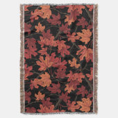 Rode herfst esdoornbladeren op zwart deken (Voorkant Verticaal)