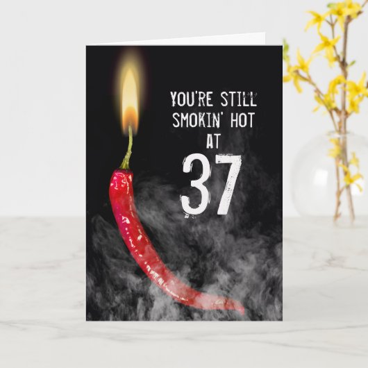Rode Hete Pepper 37e Verjaardag Kaart (Gele Bloem)
