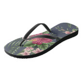 Rode Hibiscus Bloemblaadjes Donkere Achtergrond Fl Teenslippers (Schuin)
