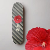 Rode Hibiscus Moderne Smokey Grijze Strepen Persoonlijk Skateboard