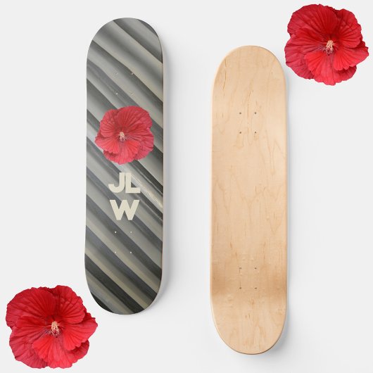 Rode Hibiscus Moderne Smokey Grijze Strepen Persoonlijk Skateboard