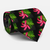 Rode hibiscus stropdas (Opgerold)