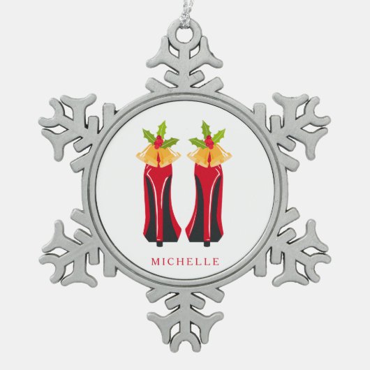 Rode Hoge Hakken met Kerstmisklokken Tin Sneeuwvlok Ornament (Voorkant)