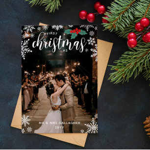 Rode Holly Sneeuwvlokken 1e Kerstmis Bruiloft Foto Feestdagenkaart