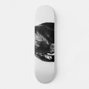 rode hond persoonlijk skateboard