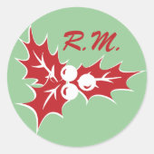 Rode Hulstblaadjes Aangepaste Initiële Kerststicke Ronde Sticker (Voorkant)
