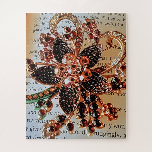 Rode juwelen broche op gedrukte achtergrond legpuzzel (Verticaal)