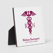 Rode kaduceus geregistreerd medisch symbool voor v fotoplaat (Voorkant)