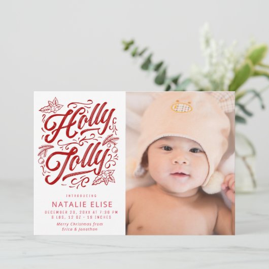 Rode kalligrafie hulst vrolijke geboorte aankondig feestdagenkaart (Staand voorkant)