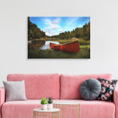 Rode kano op de oever van het meer canvas afdruk (Insitu (Woonkamer))