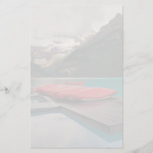 Rode kano's bij Lake Louise Briefpapier (Voorkant)
