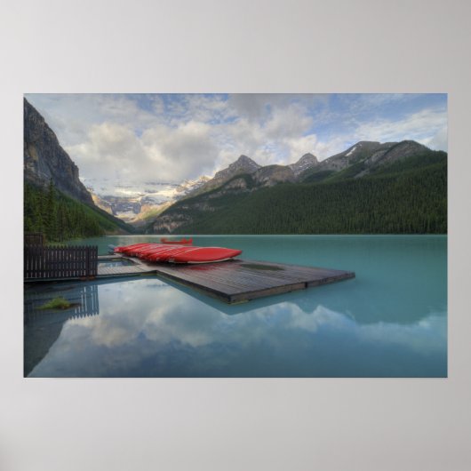 Rode kano's bij Lake Louise Poster (Voorkant)