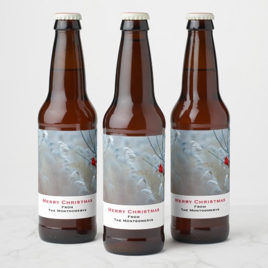 Rode kardinaal in de Natuur van de winter: Kerstmi Bier Etiket (Flessen)
