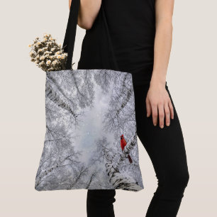 Rode Kardinaal In een Winterse Witte Berkenbos Tote Bag