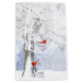Rode kardinaal met kerstsnowy bomen medium cadeauzakje (Voorkant)