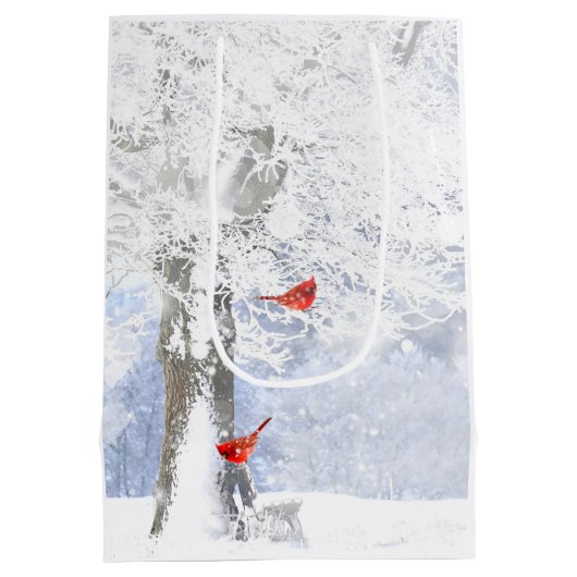 Rode kardinaal met kerstsnowy bomen medium cadeauzakje (Achterkant)