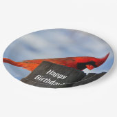 Rode kardinaal op houten stump papieren bordje (Gekanteld)