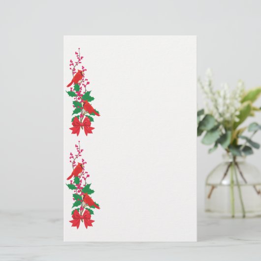 Rode kardinalen aan de Holly-kerstgrens Briefpapier (Staand voorkant)